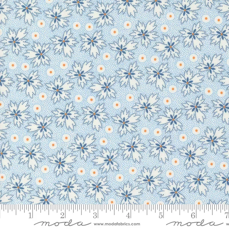 1 meter – Denim and Daisies – Stonewashed – Maple Leaf