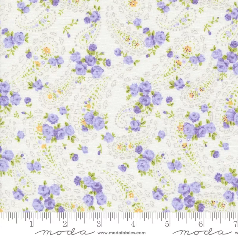 Georgia – White Paisley